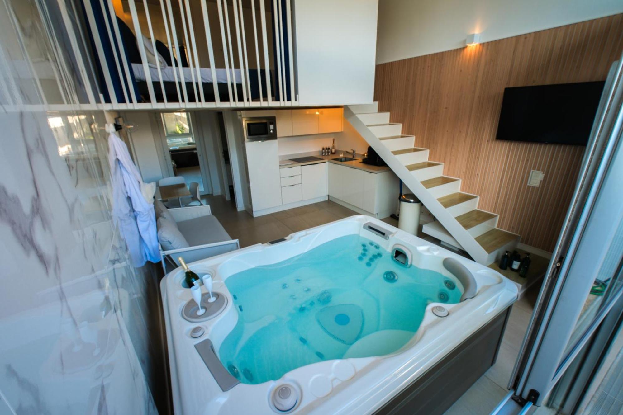 Villa Bono Jacuzzi & Spa Saint-Laurent-du-Var Exterior photo